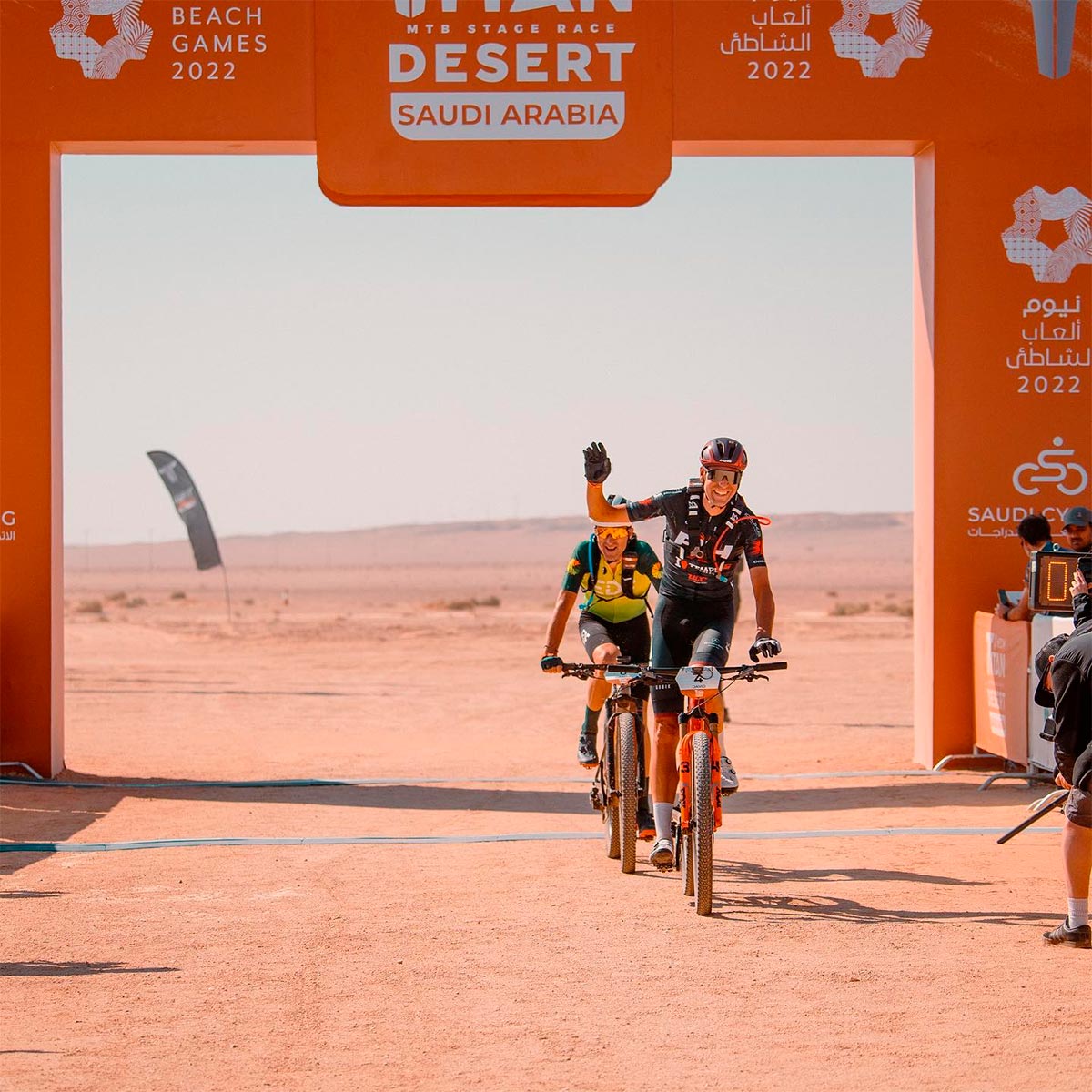 Titan Desert Arabia Saudí 2022: David Valero y Ariadna Ródenas se llevan la primera etapa