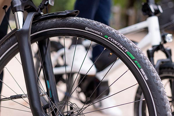 Continental eContact Plus, un neumático para bicicletas eléctricas que ahorra batería y protege de los pinchazos
