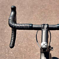 Cuándo y cómo sustituir la cinta del manillar de una bici de carretera o gravel