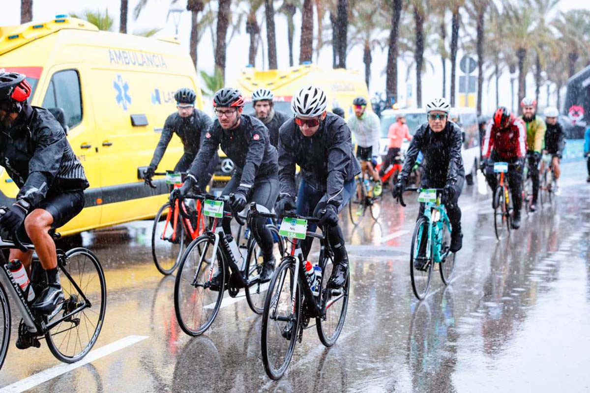 En TodoMountainBike: Más de 400 cicloturistas desafían la lluvia en la primera edición de la Experience Garraf-Penedés