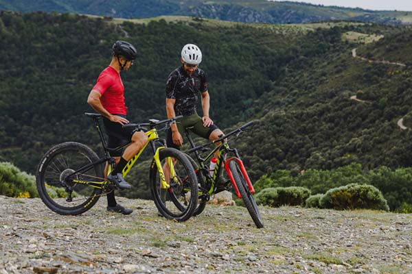 Finisseur presenta una línea de ropa específica para la práctica del Mountain Bike