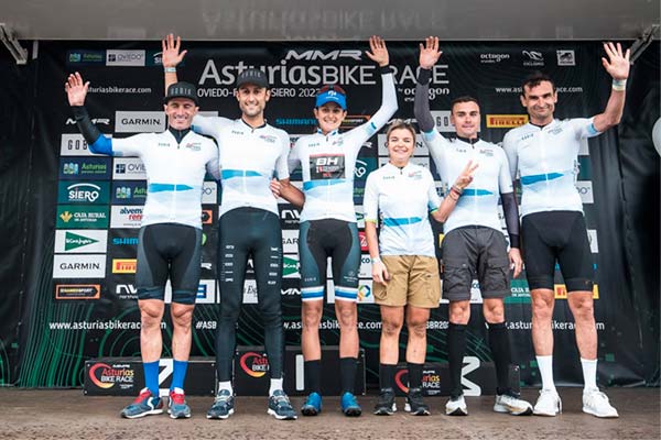 Pau Marzà y Natalia Fischer son los ganadores de la Asturias Bike Race 2022
