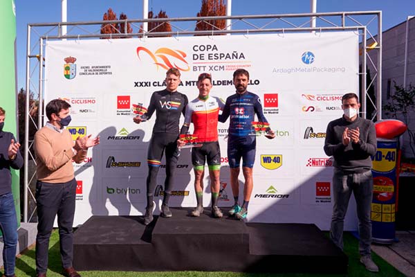 Natalia Fischer y Manuel Cordero ganan la Clásica MTB Valdemorillo, primera prueba de la Copa de España de XCM