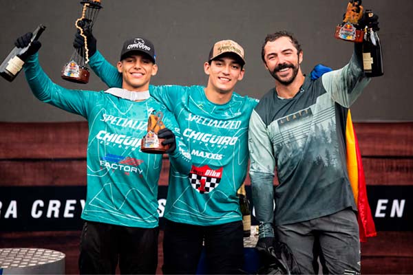 Camilo Sánchez gana el Red Bull Monserrate Cerro Abajo 2022, la carrera de DH urbano más larga del planeta