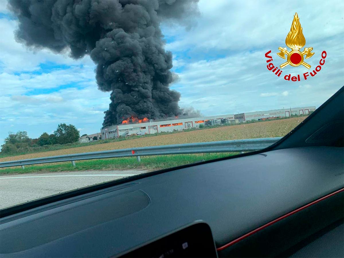En TodoMountainBike: Un gran incendio destruye parte de la fábrica de Bottecchia, que permanecerá parada un mínimo de tres meses