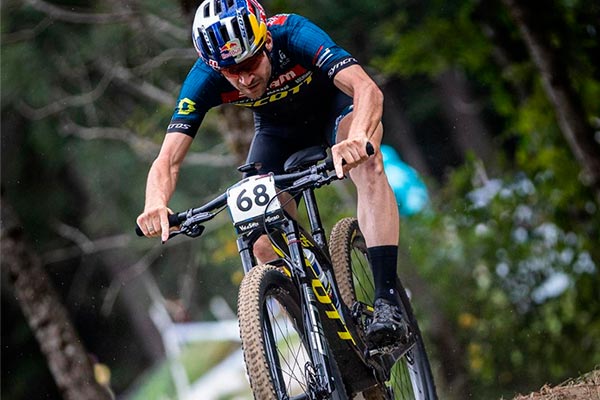 El SCOTT-SRAM MTB Racing Team se despide de Lars Forster