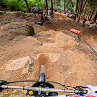La pista de descenso Black Snake de Val Di Sole desde la bicicleta de Loïc Bruni
