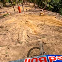 Campeonato del Mundo de MTB 2022: la pista de Descenso de Les Gets desde la bicicleta de Loïc Bruni