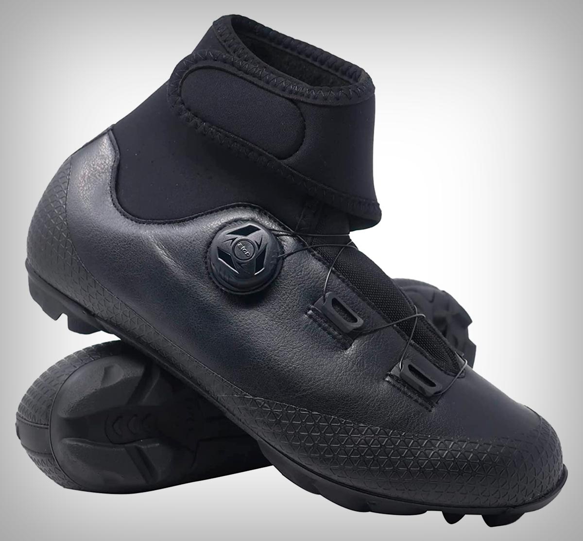 Adiós al frío en los pies con las Luck Winter MTB, unas zapatillas con suela de carbono, cierre rotativo y membrana térmica