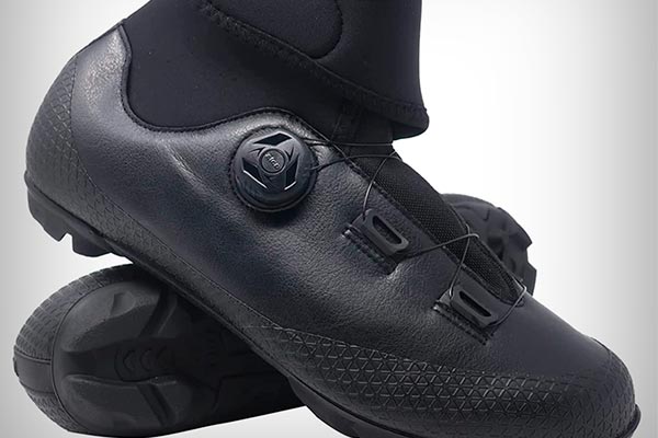 Adiós al frío en los pies con las Luck Winter MTB, unas zapatillas con suela de carbono, cierre rotativo y membrana térmica