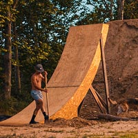 El piloto catalán Marcel Durbau diseña y construye su propio circuito de MTB extremo