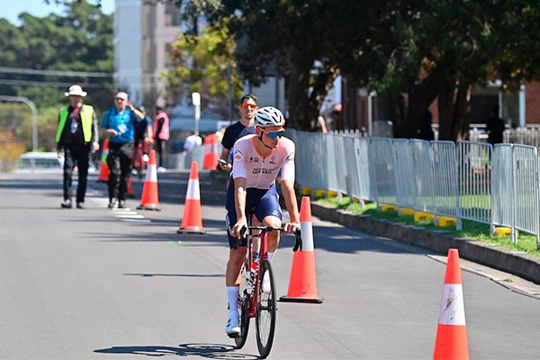 ¿El declive de Mathieu Van Der Poel? Pasa la noche en comisaría y se retira del Mundial de Wollongong