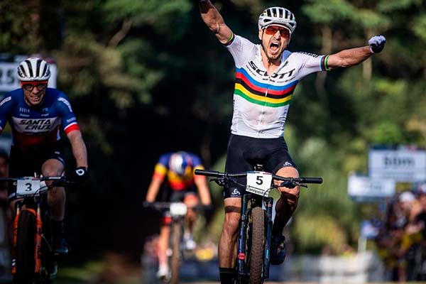 Los 5 momentos más épicos del Campeonato del Mundo de MTB celebrado en Les Gets