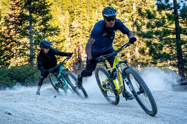 Fusionando el Mountain Bike y el esquí con Geoff Gulevich y Hailey Langland