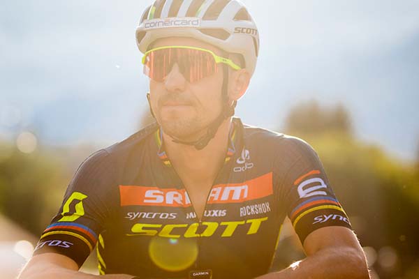 Nino Schurter y Alessandra Keller ganan la Copa del Mundo de XCO 2022