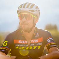 Nino Schurter y Alessandra Keller ganan la Copa del Mundo de XCO 2022