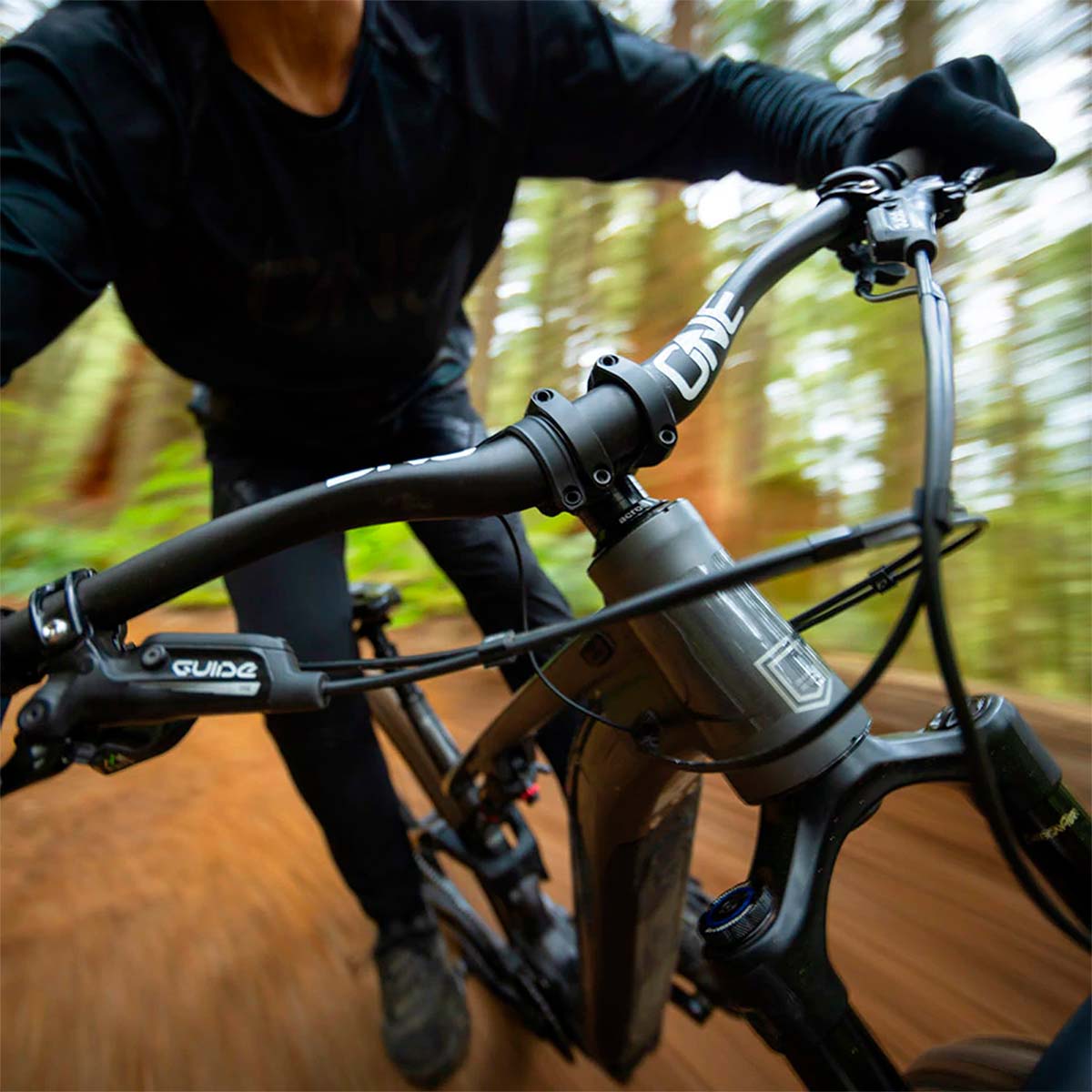 OneUp Components presenta el E-Bar, un manillar de carbono específico para bicicletas eléctricas