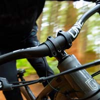 OneUp Components presenta el E-Bar, un manillar de carbono específico para bicicletas eléctricas