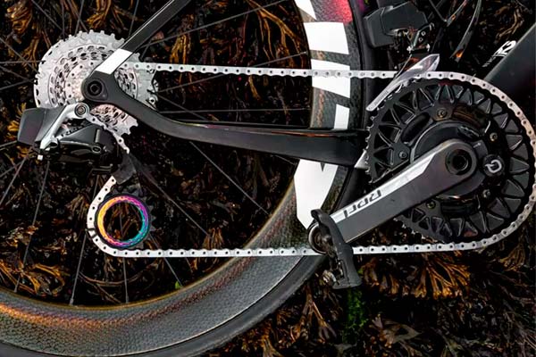 La patilla de cambio HollowCage de absoluteBlack estrena versión para los grupos de 12 velocidades de SRAM y Shimano