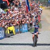 Pauline Ferrand-Prévot se proclama campeona del mundo de XCO en Les Gets