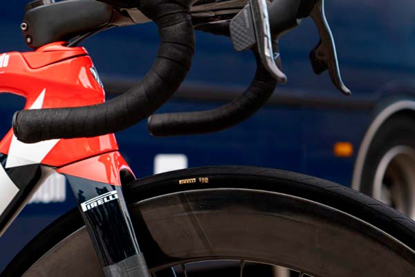 Pirelli presenta el P Zero Race 150º, el neumático conmemorativo del 150 aniversario de la empresa