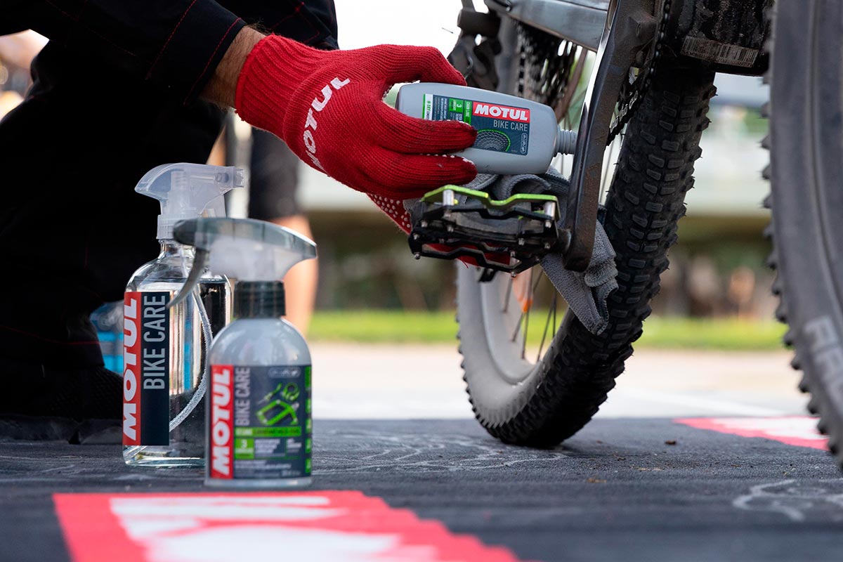 At TodoMountainBike: The new Motul Bike Care range is very well received at the Valencia MotoGP 