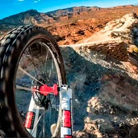 Esto es lo que siente un piloto del Red Bull Rampage: la línea de Reed Boggs en primera persona
