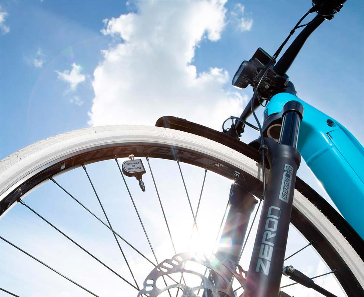 En TodoMountainBike: Schrader presenta AIRsistant, su nueva marca de sensores de presión Bluetooth para bicicletas
