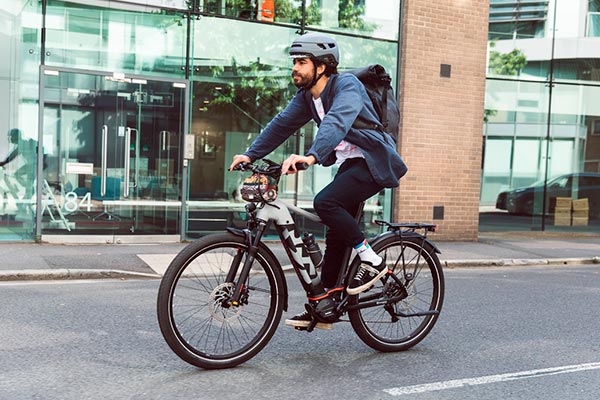 Los jóvenes españoles, los más motivados de Europa en el uso de la bici eléctrica como opción sostenible y ecológica