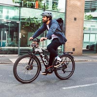 Los jóvenes españoles, los más motivados de Europa en el uso de la bici eléctrica como opción sostenible y ecológica