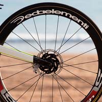 La marca de ruedas Deda Elementi llega a España de la mano de SportMed