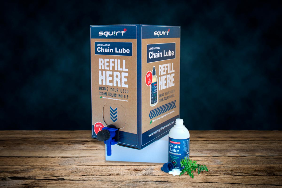 Squirt presenta la Chain Lube Eco Box, una solución para rellenar envases de líquido sellante y preservar el medio ambiente
