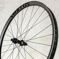 Syncros Revelstoke de carbono, unas resistentes ruedas de Trail con un peso de 1.500 gramos por juego
