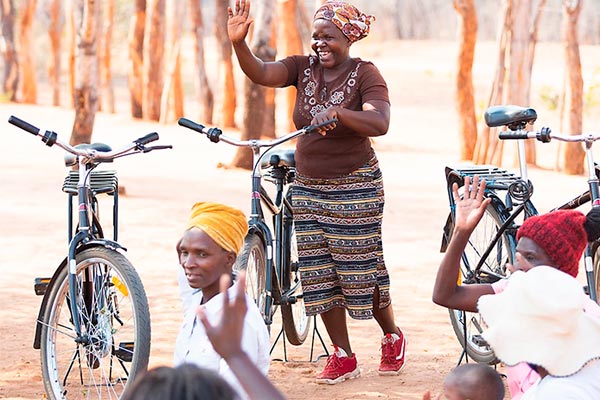 Cambia el mundo apoyando a World Bicycle Relief, y Trek Bikes igualará tu donación