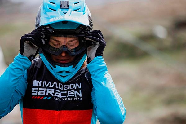 Veronika Widmann y Harry Molloy se despiden del Madison Saracen Racing Team