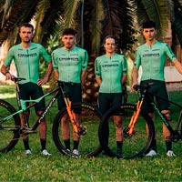 El Orbea Factory Team muestra la equipación y bicicletas para afrontar la temporada 2023
