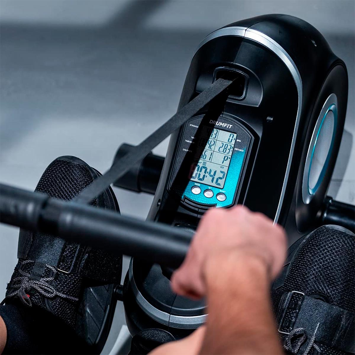 Cecotec DrumFit Rower 7000 Regatta, una económica máquina de remo ideal para entrenar todo el cuerpo en casa