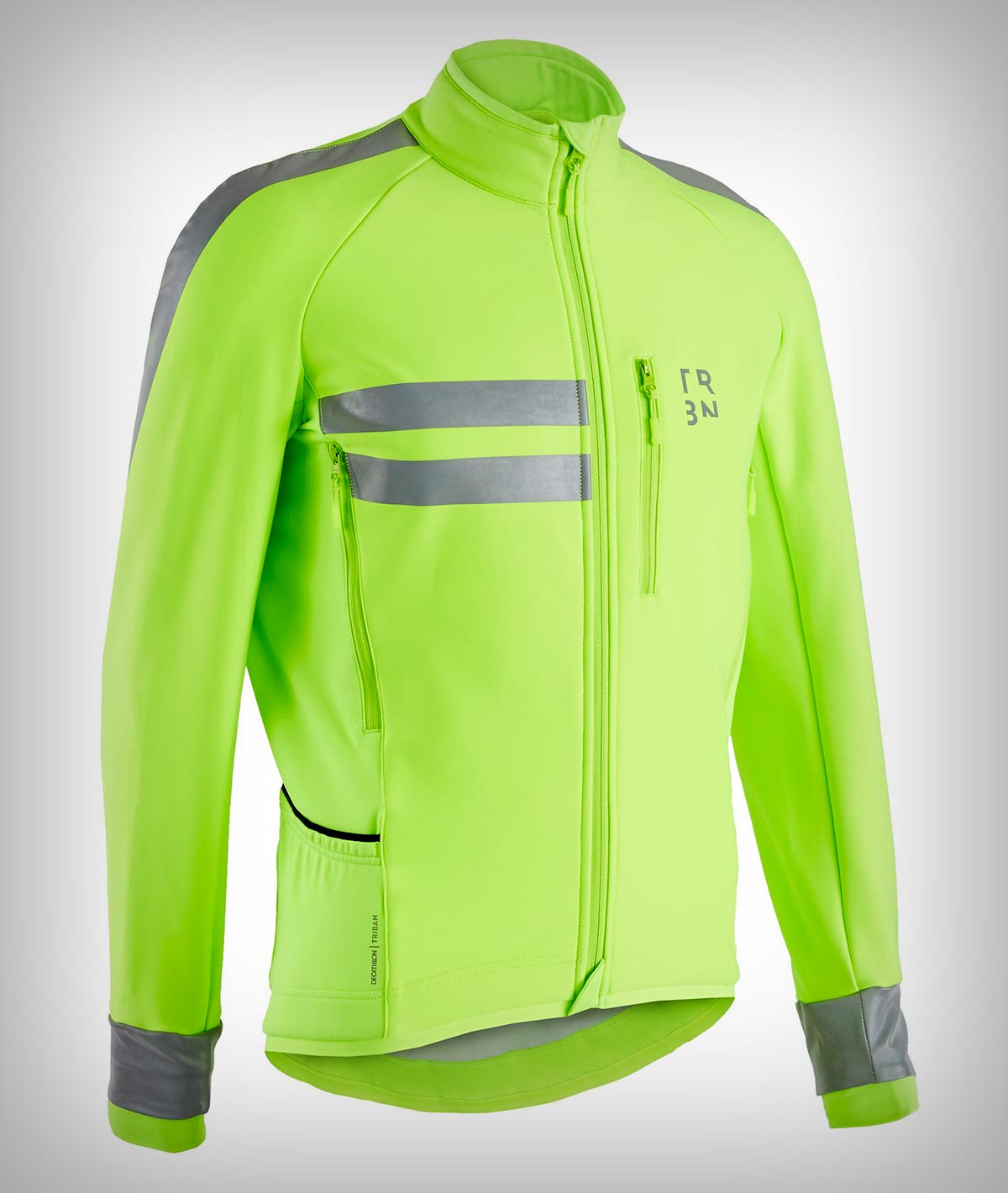 Decathlon liquida la Triban RC500, una chaqueta con membrana térmica y visibilidad homologada de día y de noche