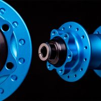 Chris King vuelve a poner a la venta sus bujes con anclaje de 6 tornillos