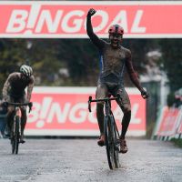 Pim Ronhaar y Lucinda Brand ganan la Copa del Mundo de Ciclocross 2023-2024 celebrada en Dublín