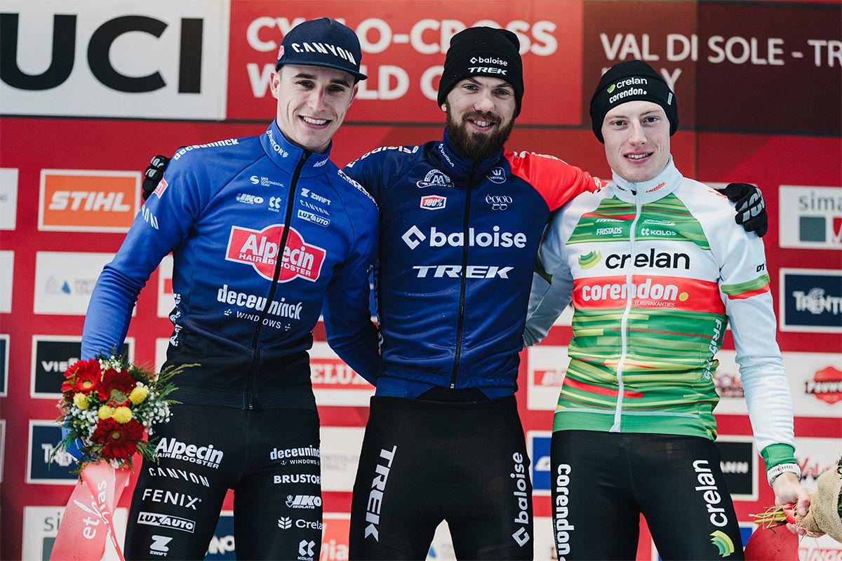 Joris Nieuwenhuis y Manon Bakker ganan la Copa del Mundo de Ciclocross 2023-2024 celebrada en Val di Sole