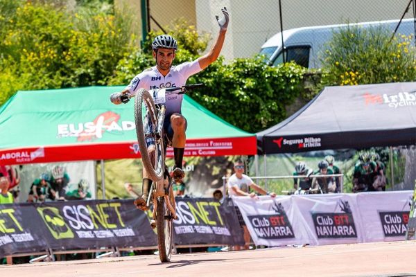 Ismael Esteban y Estibaliz Sagardoy se proclaman ganadores del Superprestigio MTB SISNET 2023