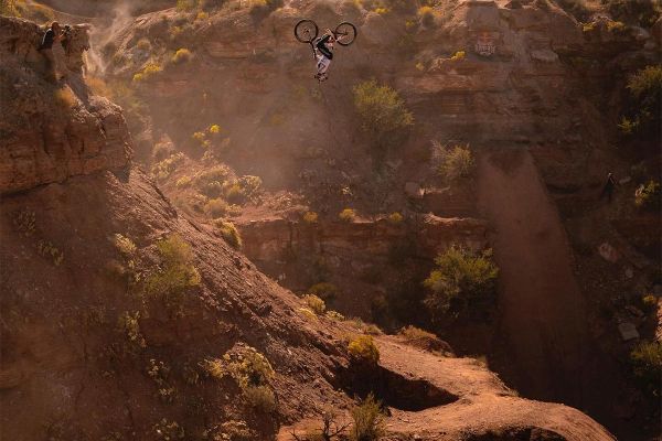 Cam Zink domina el Red Bull Rampage 2023, con triplete de premios para Bienvenido Aguado