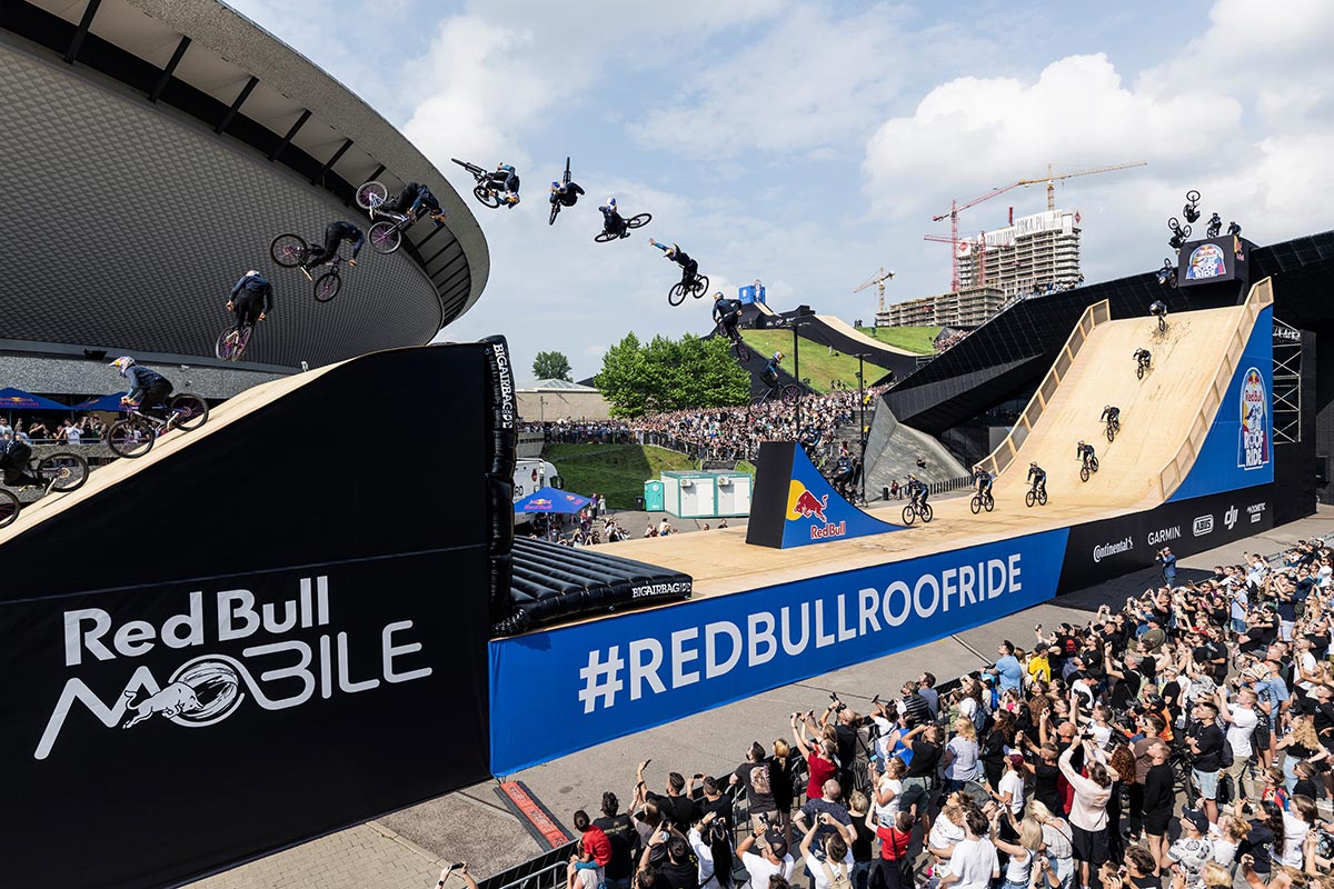 Dawid Godziek se lleva su segundo Red Bull Roof Ride consecutivo
