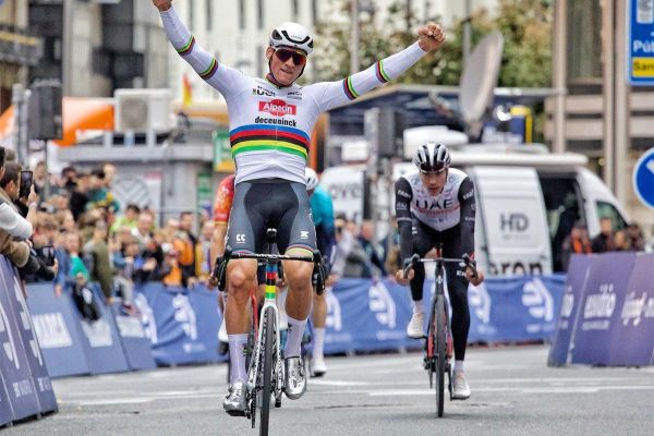 Mathieu van der Poel conquista la segunda edición del Madrid Critérium por delante de Ayuso y Verona