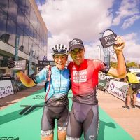 Fran Herrero y Tessa Kortekaas, del Cannondale VAS Arabay, se llevan la victoria en la Skoda Titan Desert Almería 2023