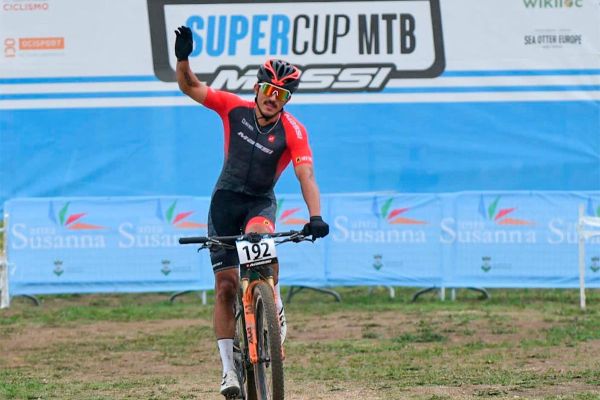 Gerardo Ulloa y Rebecca Henderson se adjudican la Super Cup Massi de Santa Susanna