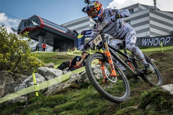 El descenso ganador de Rachel Atherton en la Copa del Mundo de Lenzerheide