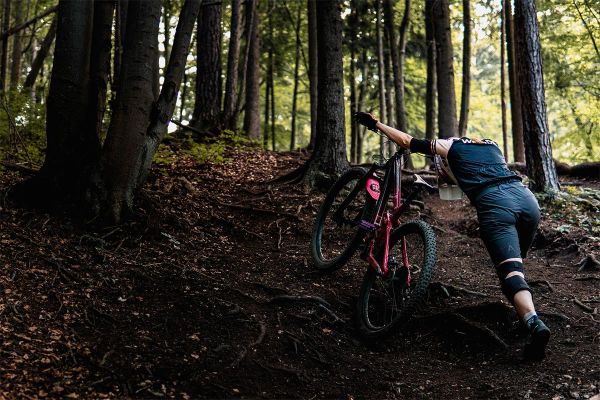 Cinco entrenamientos básicos en bicicleta de montaña para mejorar el fondo