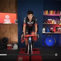 Sesión de entrenamiento piramidal sobre el rodillo para aumentar la potencia en solo 30 minutos